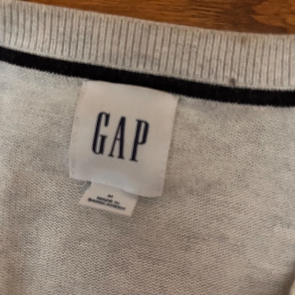 Gap sweater size medium - Picture 3 of 4